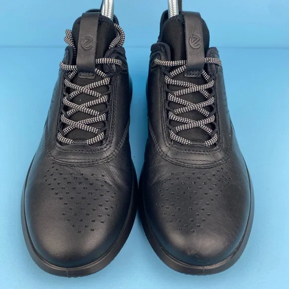 Ecco Black Leather Shoes. - Picture 2 of 12